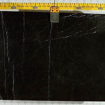 Фото - Мрамор Неро Маркиния / Блэк Силк (Nero Marquina / Black Silk)