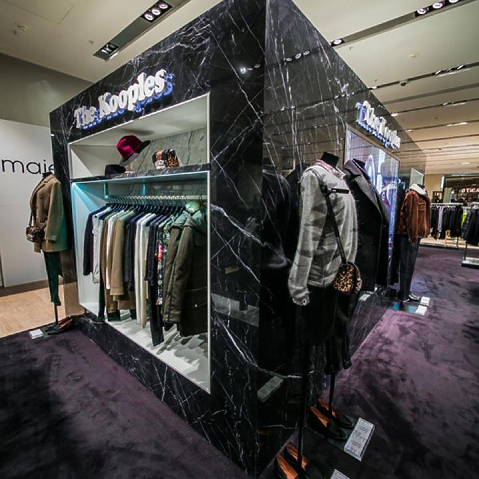 Фото - Бутик одежды The Kooples, г. Москва  | Ниша для одежды. Облицовка мрамором